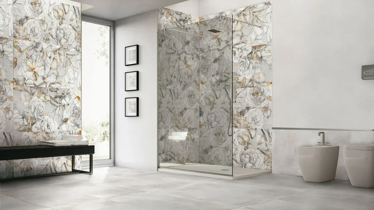 Grand luxury bathroom with large-format porcelain tiles
